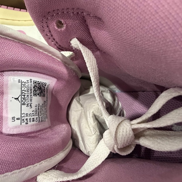 Jordan 1 Pink Mids - Picture 6 of 6